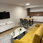 Апартаменты Moaline Apartments, Free Parking *
